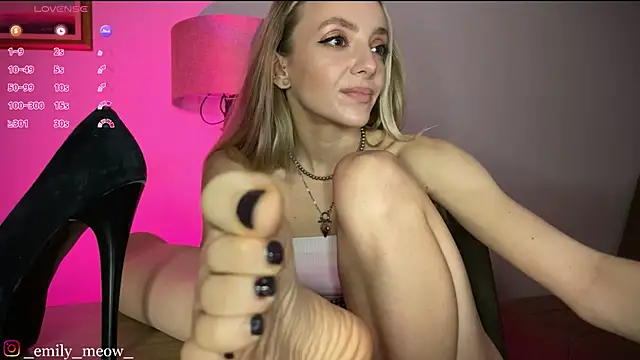  Emily Sweety  online show from 01/28/25, 03:04