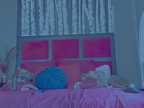 MissParis26 online show from 10/16/25, 09:43