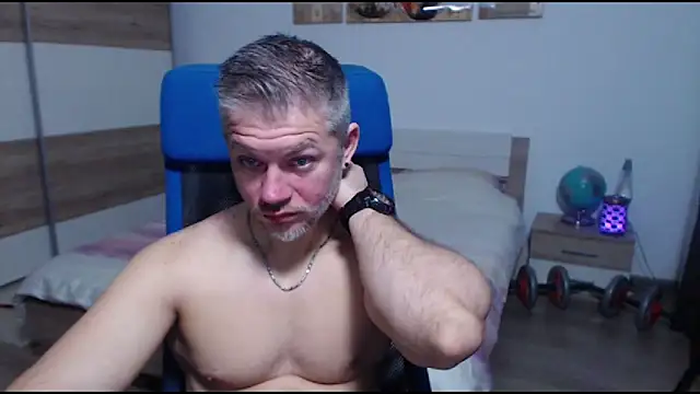 Snapshot of RobbyShawz chatting on 12/19/25, 05:47 RobbyShawz online show from 12/19/25, 05:47