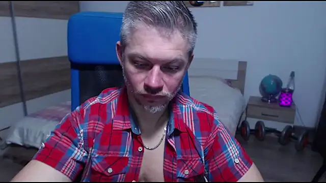 Snapshot of RobbyShawz chatting on 12/19/25, 07:43 RobbyShawz online show from 12/19/25, 07:43