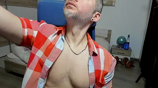 Snapshot of RobbyShawz chatting on 02/15/26, 07:51 RobbyShawz online show from 02/15/26, 07:51