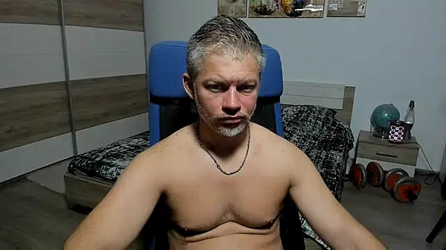 Snapshot of RobbyShawz chatting on 07/04/26, 04:18 RobbyShawz online show from 07/04/26, 04:18