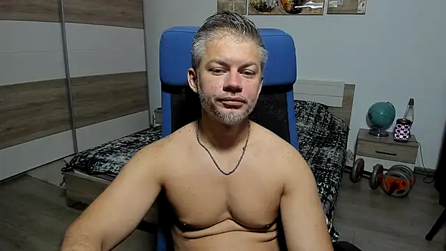 Snapshot of RobbyShawz chatting on 07/14/26, 04:06 RobbyShawz online show from 07/14/26, 04:06