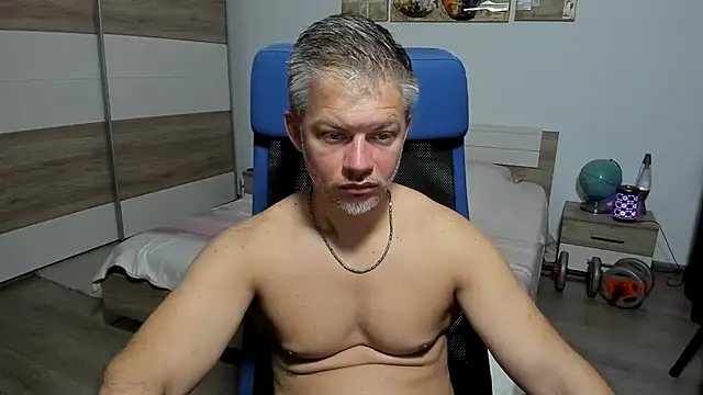 Snapshot of RobbyShawz chatting on 07/16/26, 04:29 RobbyShawz online show from 07/16/26, 04:29