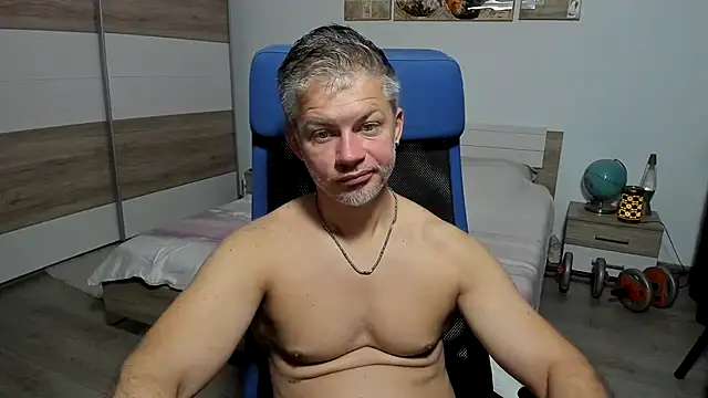 Snapshot of RobbyShawz chatting on 07/17/26, 04:19 RobbyShawz online show from 07/17/26, 04:19