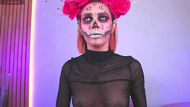 mia-reeves online show from 10/31/25, 08:43