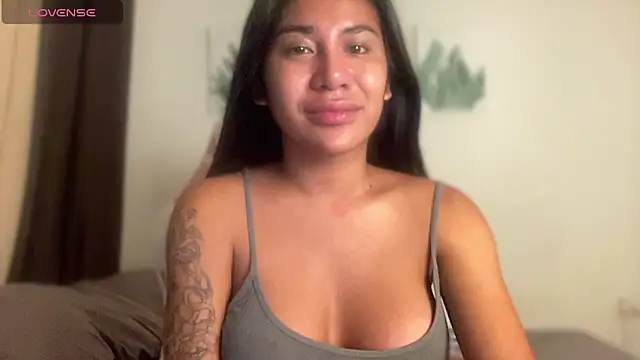 Snapshot of Alaia_Pope chatting on 07/18/26, 01:21 Alaia Pope online show from 07/18/26, 01:21