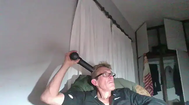 Snapshot of xykenrah@xh chatting on 12/14/24, 02:34 xykenrahxh online show from 12/14/24, 02:34