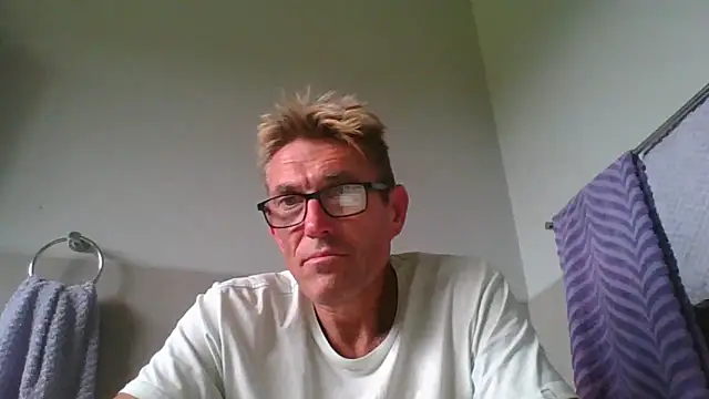 Snapshot of xykenrah@xh chatting on 12/26/24, 03:10 xykenrahxh online show from 12/26/24, 03:10