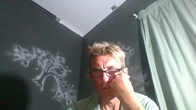 Snapshot of xykenrah@xh chatting on 01/23/25, 10:11 xykenrahxh online show from 01/23/25, 10:11