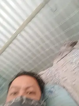 Snapshot of Gautambaro chatting on 02/18/26, 06:09 Gautambaro online show from 02/18/26, 06:09