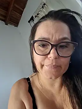 Snapshot of MariaPau_83 chatting on 05/30/26, 06:27 MariaPau 83 online show from 05/30/26, 06:27