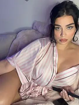 Snapshot of Celinaax chatting on 05/17/26, 05:27 Celinaax online show from 05/17/26, 05:27