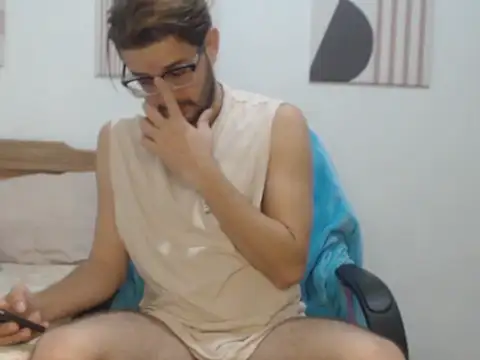 Snapshot of peterannaud chatting on 11/15/25, 11:07 peterannaud online show from 11/15/25, 11:07