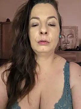 cristalines online show from 05/10/26, 02:22