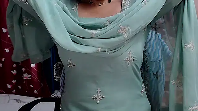 Snapshot of Naiaa-mylove chatting on 06/09/26, 06:25 Naiaa-mylove online show from 06/09/26, 06:25