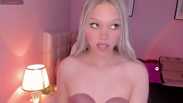 Snapshot of EvaEvangeline chatting on 01/12/25, 10:12 EvaEvangeline online show from 01/12/25, 10:12