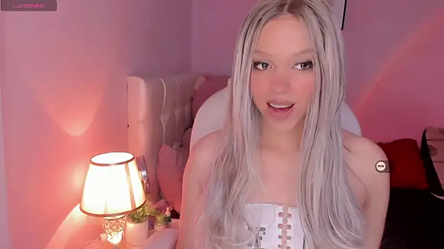 Snapshot of EvaEvangeline chatting on 01/15/25, 10:49 EvaEvangeline online show from 01/15/25, 10:49
