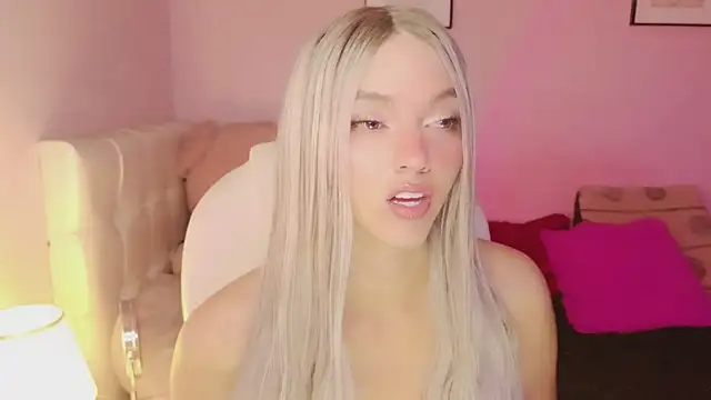 Snapshot of EvaEvangeline chatting on 11/16/25, 04:29 EvaEvangeline online show from 11/16/25, 04:29