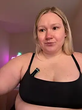 PiggyRose online show from 09/20/25, 10:55