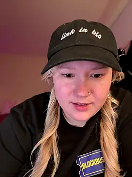 PiggyRose online show from 11/22/25, 01:59