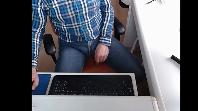 dutchpornking online show from 02/24/25, 12:48