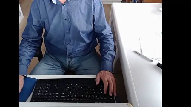 dutchpornking online show from 09/17/25, 08:49