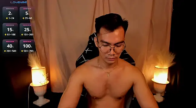 Snapshot of 000batman000 chatting on 02/20/25, 04:39 000batman000 online show from 02/20/25, 04:39