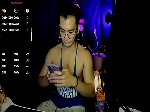 Snapshot of 000batman000 chatting on 02/06/26, 01:25 000batman000 online show from 02/06/26, 01:25