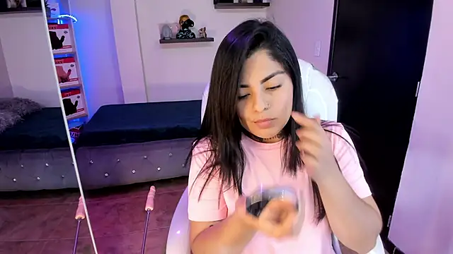 Snapshot of Catalinaa_martinez chatting on 02/10/25, 07:49 Catalinaa martinez online show from 02/10/25, 07:49