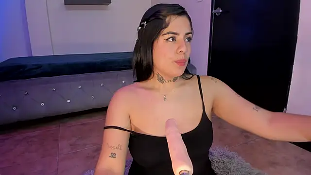 Snapshot of Catalinaa_martinez chatting on 02/11/25, 10:28 Catalinaa martinez online show from 02/11/25, 10:28