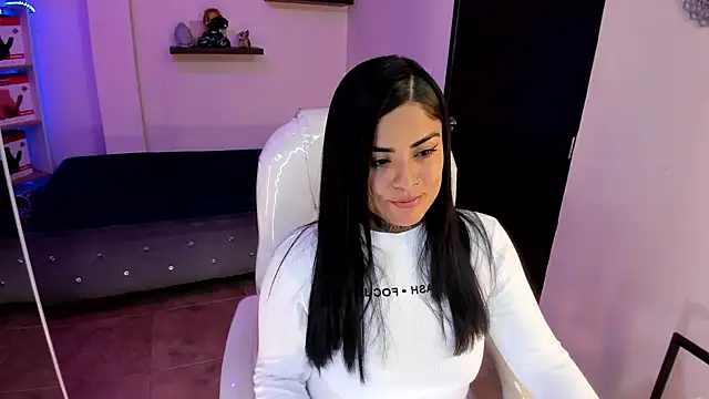 Snapshot of Catalinaa_martinez chatting on 03/01/25, 07:37 Catalinaa martinez online show from 03/01/25, 07:37