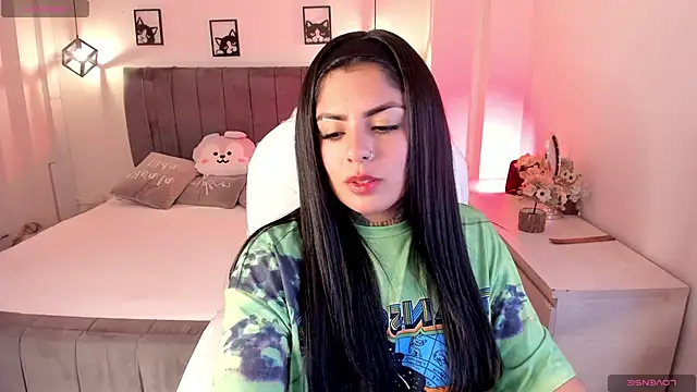 Snapshot of Catalinaa_martinez chatting on 09/14/25, 02:44 Catalinaa martinez online show from 09/14/25, 02:44