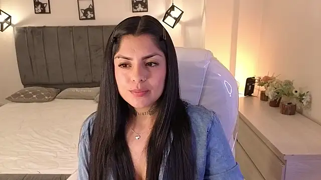 Snapshot of Catalinaa_martinez chatting on 11/22/25, 03:49 Catalinaa martinez online show from 11/22/25, 03:49