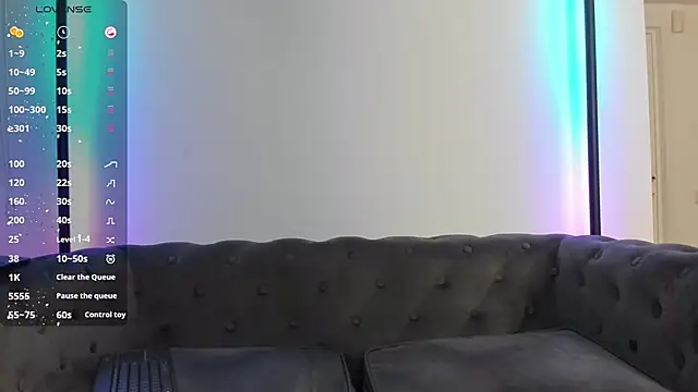 Snapshot of BiancaCruzzz chatting on 09/18/25, 05:26 BiancaCruzzz online show from 09/18/25, 05:26