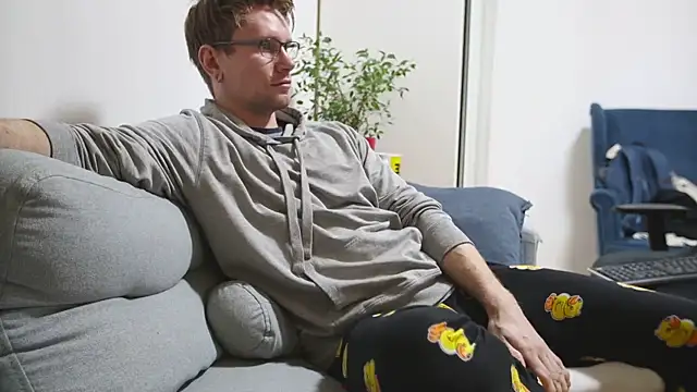 Snapshot of kevin-park chatting on 12/15/25, 07:23 kevin-park online show from 12/15/25, 07:23