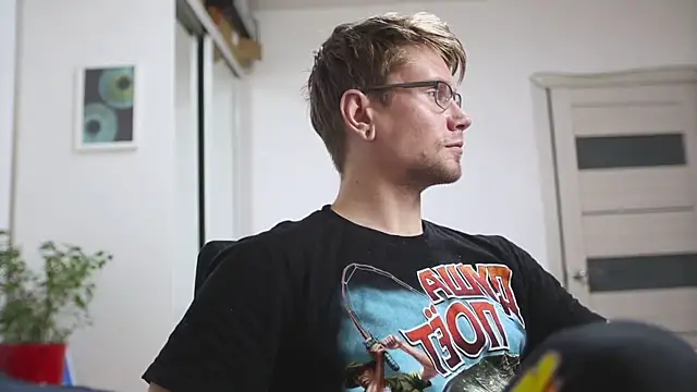 Snapshot of kevin-park chatting on 12/19/25, 06:42 kevin-park online show from 12/19/25, 06:42