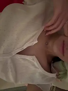 Prettylilgirll online show from 04/19/26, 06:43
