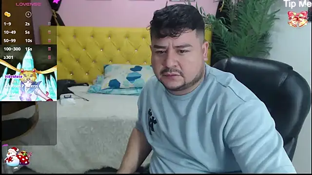 Snapshot of oso_dirty_ chatting on 12/17/24, 05:26 oso dirty  online show from 12/17/24, 05:26