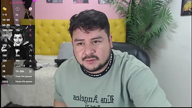 Snapshot of oso_dirty_ chatting on 01/15/25, 05:26 oso dirty  online show from 01/15/25, 05:26