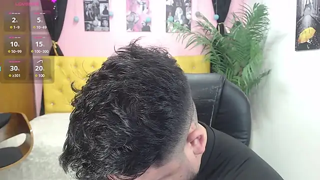 Snapshot of oso_dirty_ chatting on 02/11/25, 05:40 oso dirty  online show from 02/11/25, 05:40