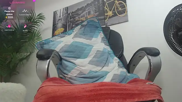 Snapshot of oso_dirty_ chatting on 03/01/25, 08:42 oso dirty  online show from 03/01/25, 08:42