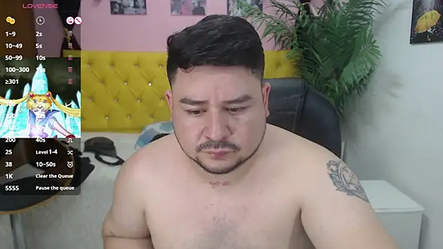 Snapshot of oso_dirty_ chatting on 03/13/25, 05:28 oso dirty  online show from 03/13/25, 05:28