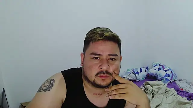 Snapshot of oso_dirty_ chatting on 09/08/25, 04:06 oso dirty  online show from 09/08/25, 04:06