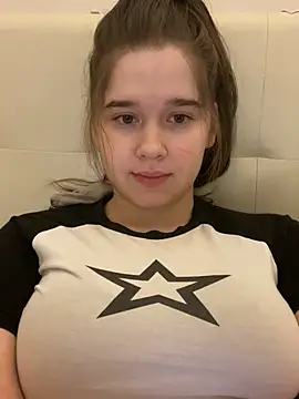 Snapshot of HornyGirlH chatting on 02/04/25, 01:23 HornyGirlH online show from 02/04/25, 01:23