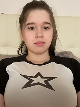 Snapshot of HornyGirlH chatting on 02/13/25, 06:41 HornyGirlH online show from 02/13/25, 06:41