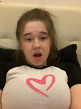 Snapshot of HornyGirlH chatting on 02/17/25, 03:47 HornyGirlH online show from 02/17/25, 03:47