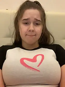 Snapshot of HornyGirlH chatting on 02/19/25, 11:14 HornyGirlH online show from 02/19/25, 11:14