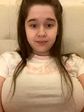 Snapshot of HornyGirlH chatting on 10/05/25, 10:40 HornyGirlH online show from 10/05/25, 10:40