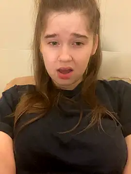 Snapshot of HornyGirlH chatting on 10/30/25, 01:29 HornyGirlH online show from 10/30/25, 01:29